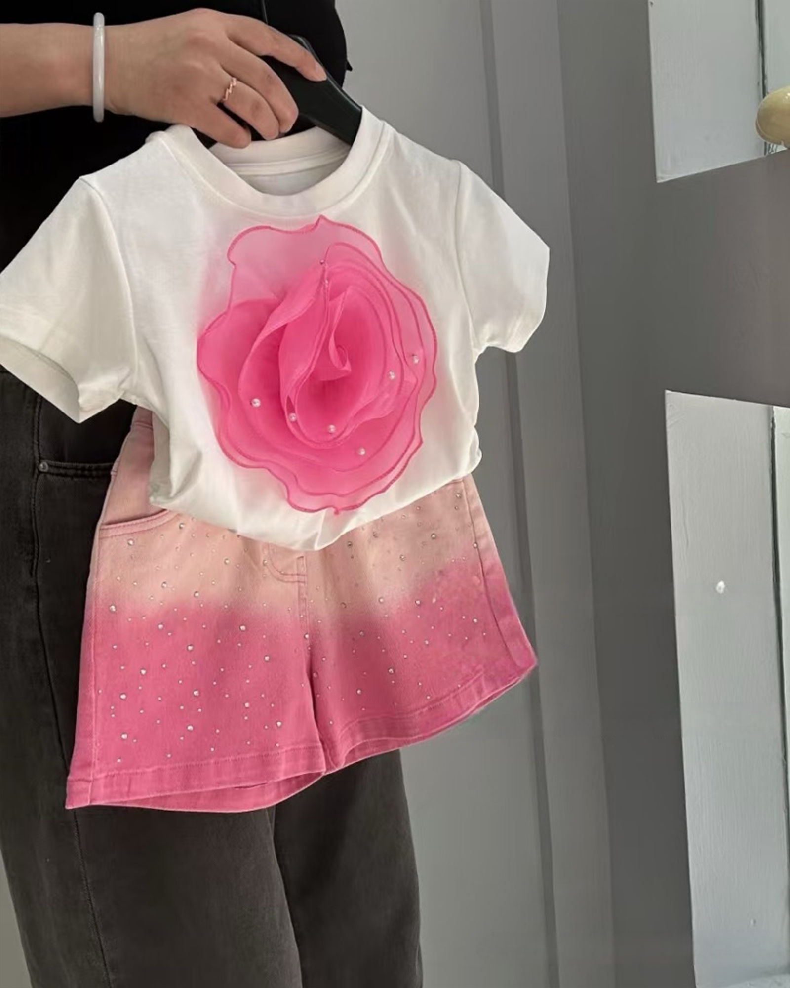 🌈 Floral Play Set – Ombré Shorts & Tee 🌼