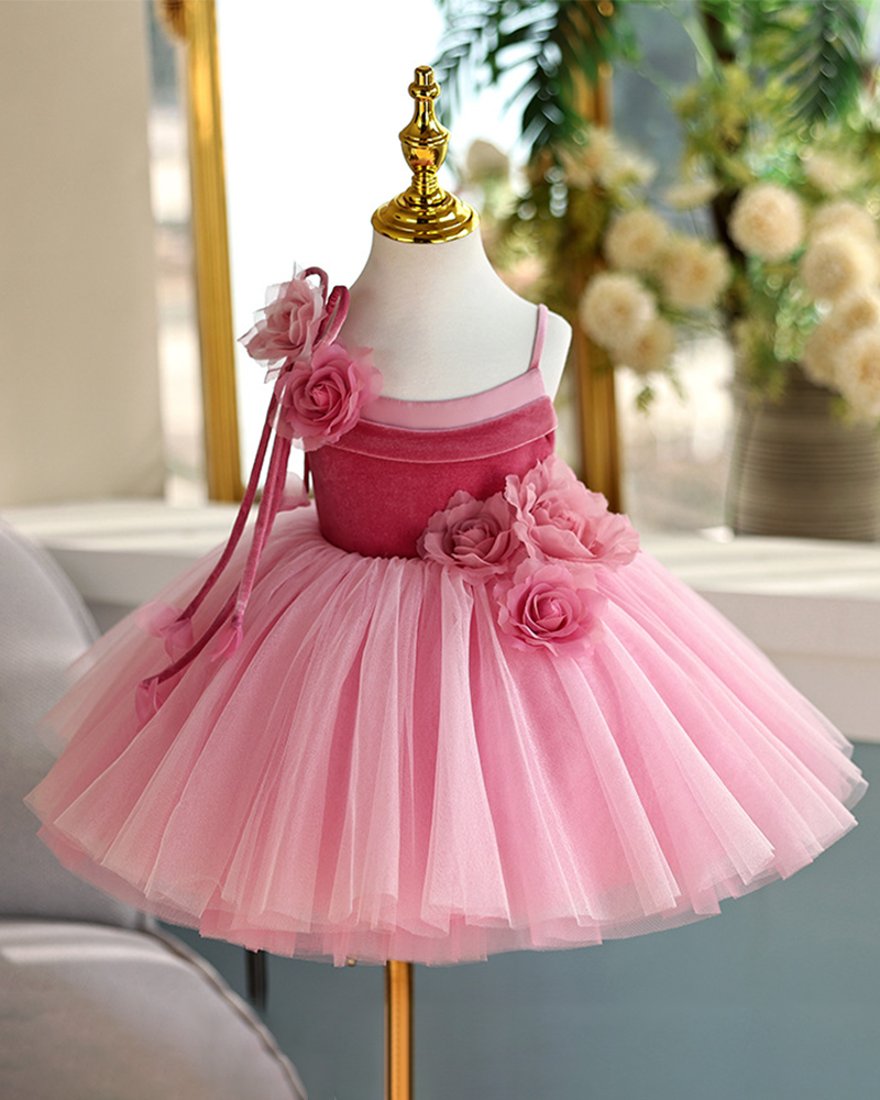 🌷Petals & Glam: Couture Gown Featuring Dimensional Blooms💃