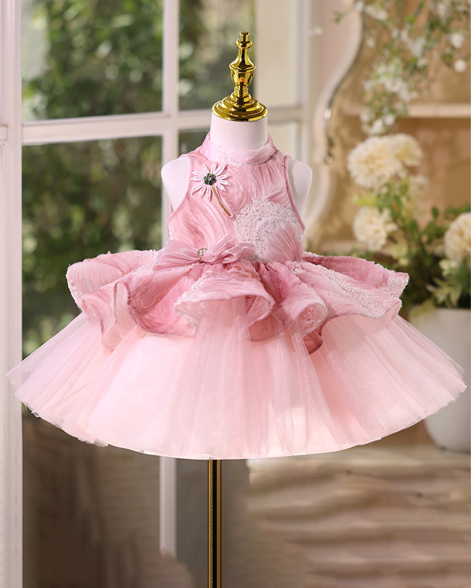 🎀Structured Corset Ball Gown with Geometric Ruffles 💖