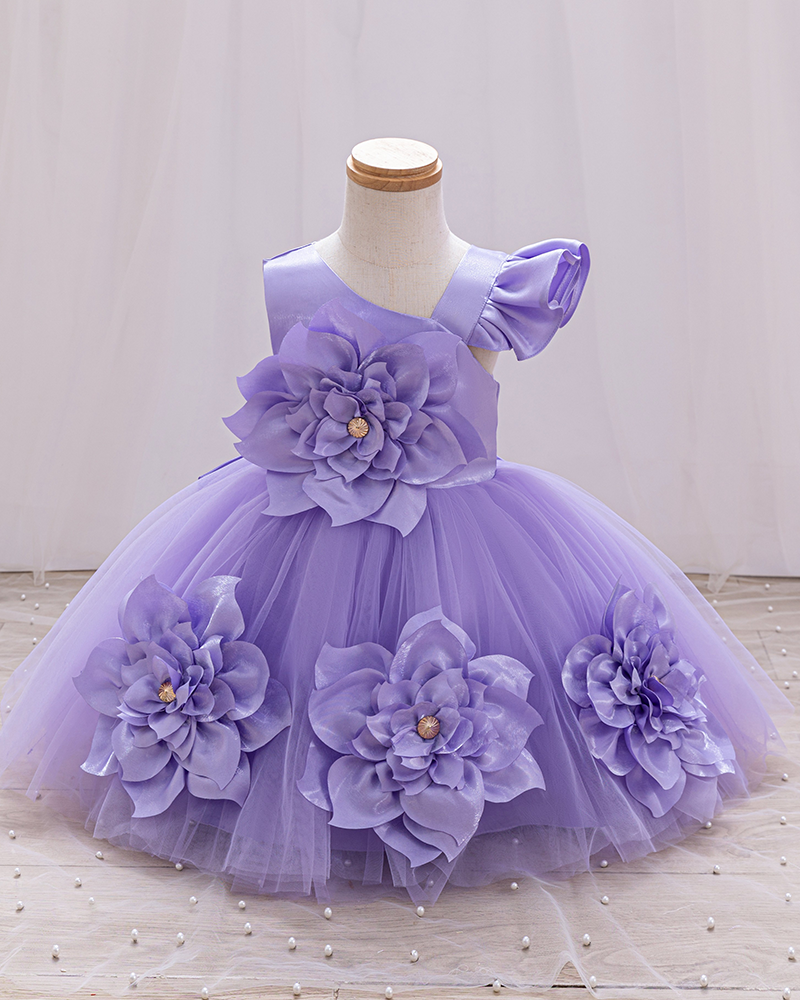 🌸Garden Opulence: Oversized Fabric Blossoms on Cloud-Like Tulle Dress 💫