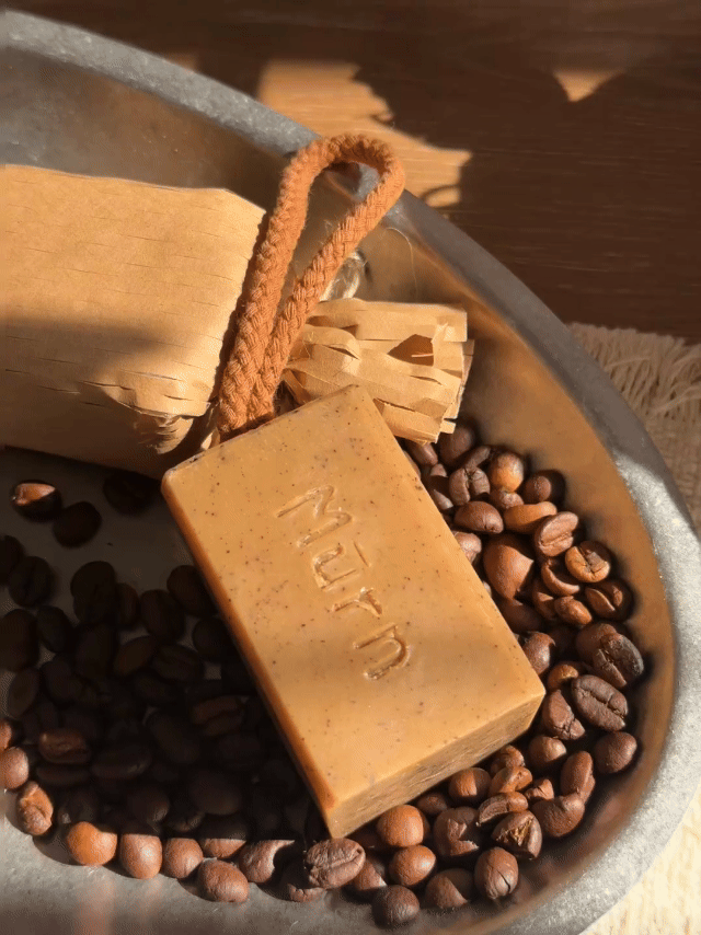 Artisan Café de l'Après-midi Lanyard Handmade Soap – Exfoliating Coffee Vitamin B5 Bath Bar (120g)