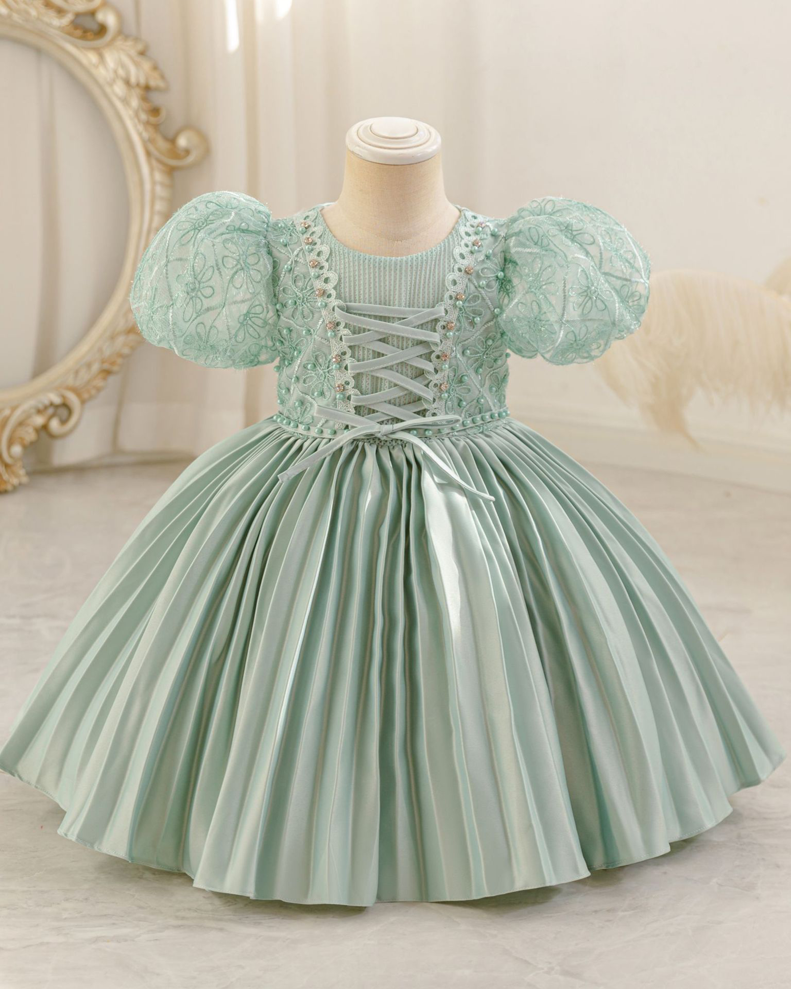🌸 Lace & Satin Dress – Puff Sleeve Charm 🌸