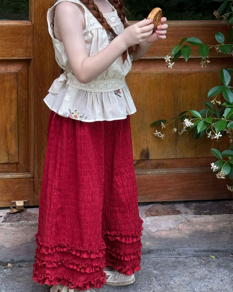 🌷Garden Whimsy" Lace & Ruffle Set – Playful Elegance🌷
