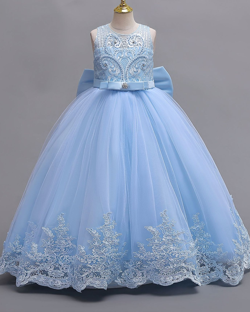 🎀 Lace & Bow Party Dress – Big Back Bow, Even Bigger Twirls ✨