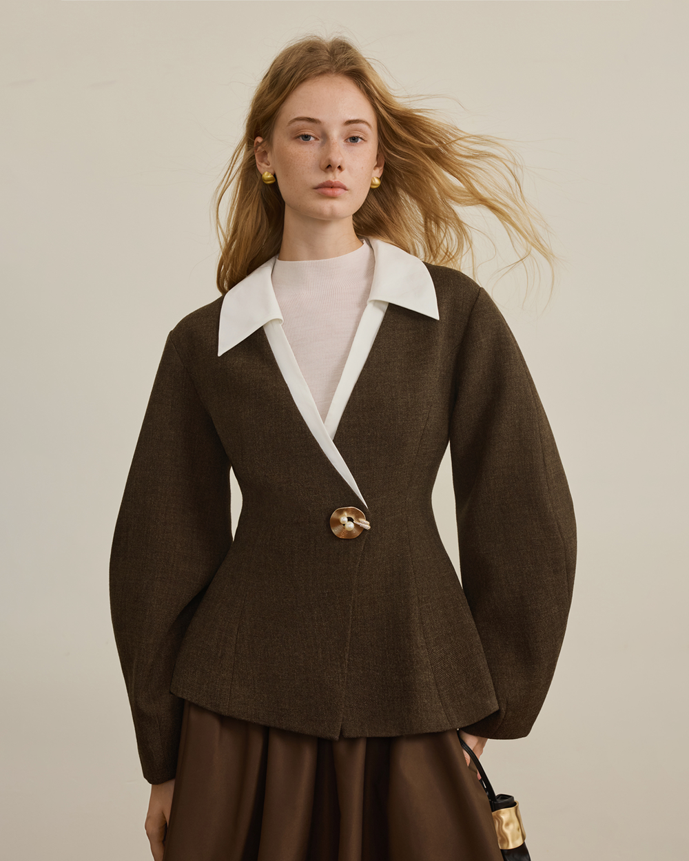 Single-Button Contrast Lapel Tailored Waist Wool Blazers